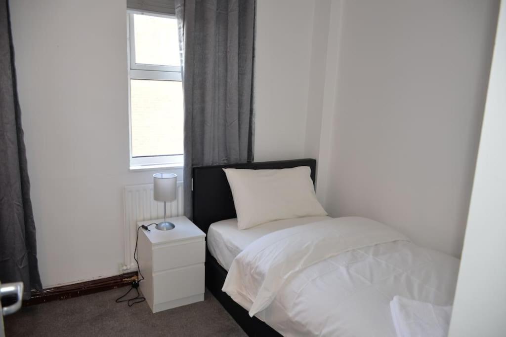 London Zone 2, 2 Bedroom House מראה חיצוני תמונה
